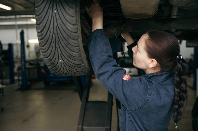 Motor vehicle courses