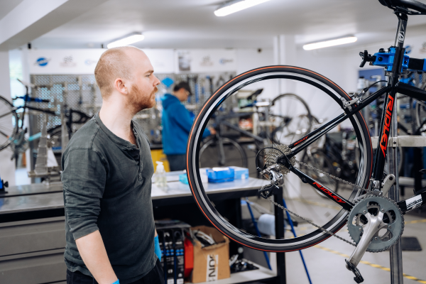 Bicycle mechanic deals school online